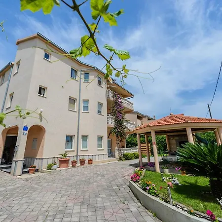 Milkica Apartment Kastela Exterior photo